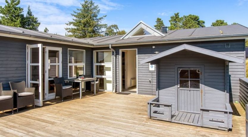 Photo of "Omar" - 1.0km from the sea