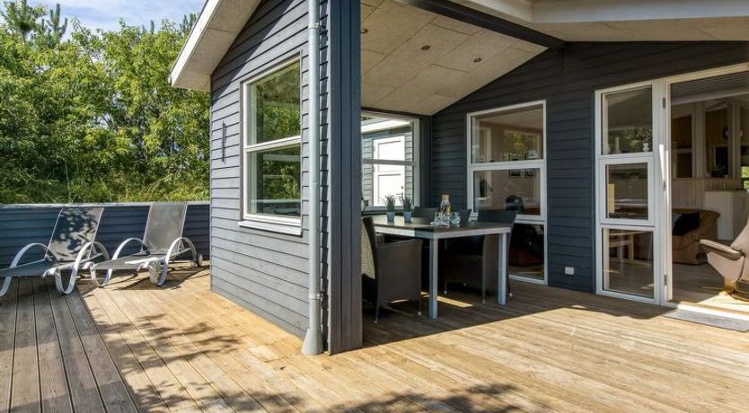 Photo of "Omar" - 1.0km from the sea