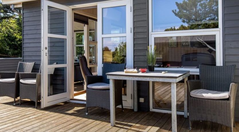 Photo of "Omar" - 1.0km from the sea