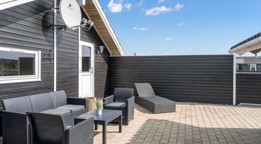 Photo of "Freya" - 200m from the sea