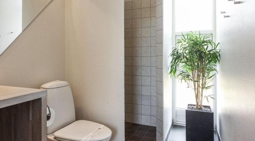 Photo of "Elicia" - 950m from the sea