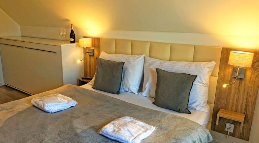 Photo of Lakeside Village 37