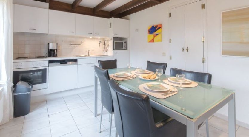 Photo of V54 - with parking