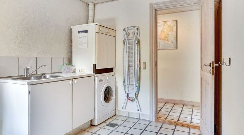 Photo of "Aurelia" - 500m to the fjord