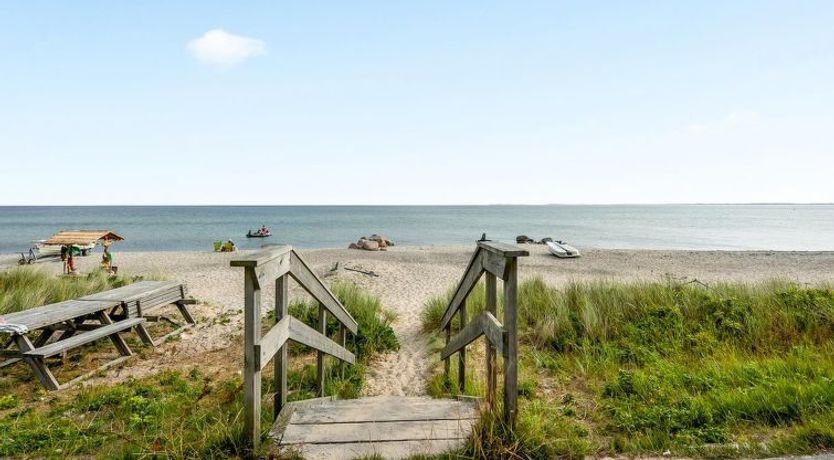 Photo of "Neea" - 40m from the sea