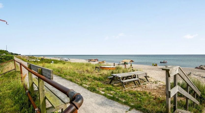 Photo of "Neea" - 40m from the sea