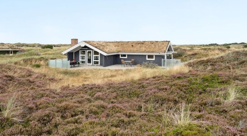 Photo of "Tennie" - 300m from the sea