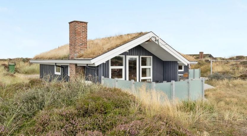 Photo of "Tennie" - 300m from the sea