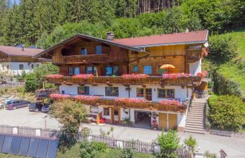 Alpin Apartment 2 Holiday Home