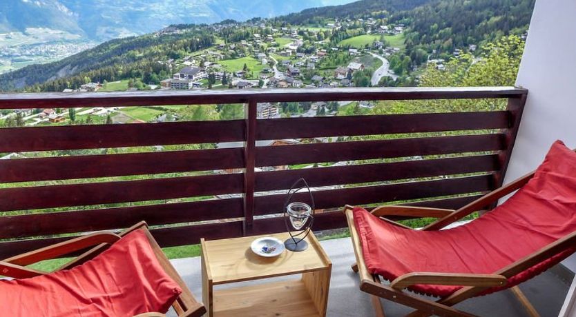 Photo of Europa Est 2 / APT 83