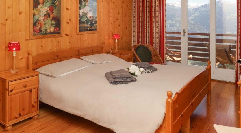 Photo of Europa Est 2 / APT 83