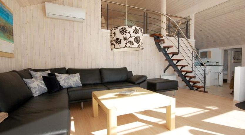 Photo of "Ung" - 150m from the sea