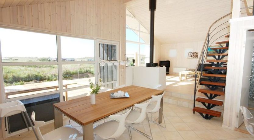 Photo of "Ung" - 150m from the sea