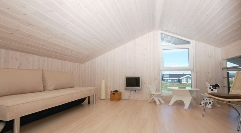 Photo of "Ung" - 150m from the sea