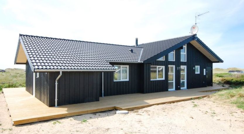 Photo of "Ung" - 150m from the sea