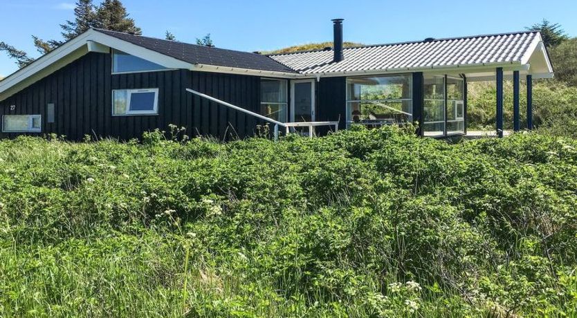 Photo of "Wilma" - 400m from the sea