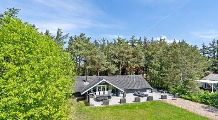 Photo of "Hjalmara" - 900m from the sea