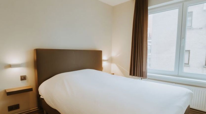 Photo of Goethe close to the beach