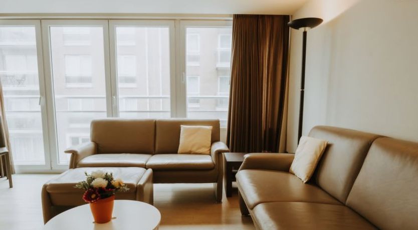 Photo of Goethe close to the beach