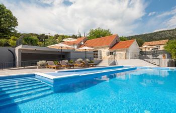 Villa di Pietra Holiday Home