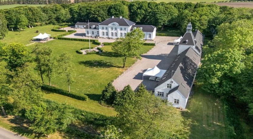 Photo of "Eini" - 4.5km from the sea