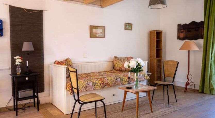 Photo of La Pierre Fleurie