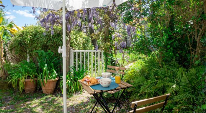 Photo of La Pierre Fleurie