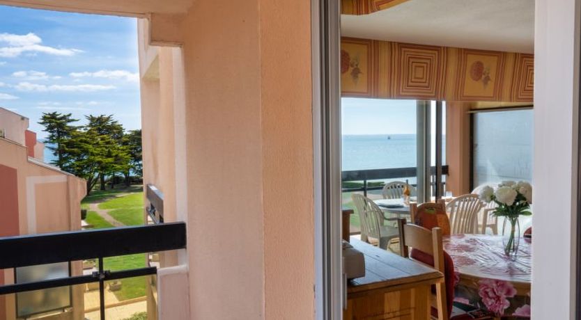 Photo of Claire Marine