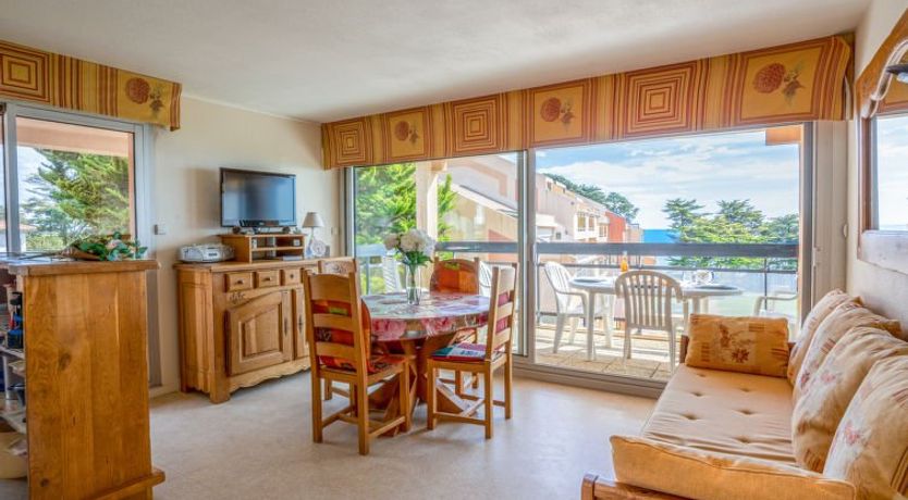 Photo of Claire Marine