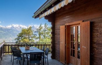 Anusach Holiday Home