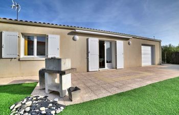 Le Riveau Holiday Home