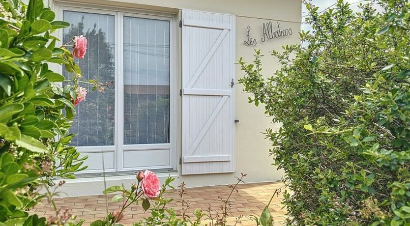 Photo of Les Albatros