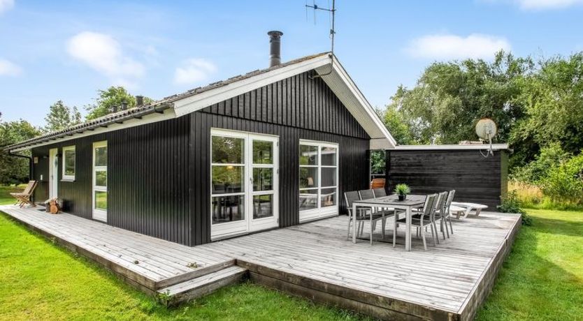 Photo of "Swaantje" - 400m from the sea