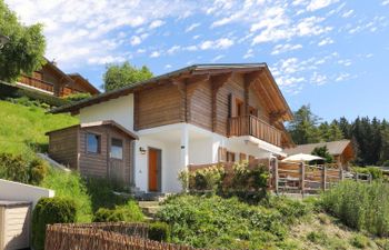 Chalet La Délège Holiday Home