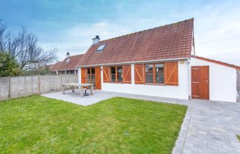 Polderhuis 78 parking and shared pool Holiday Home