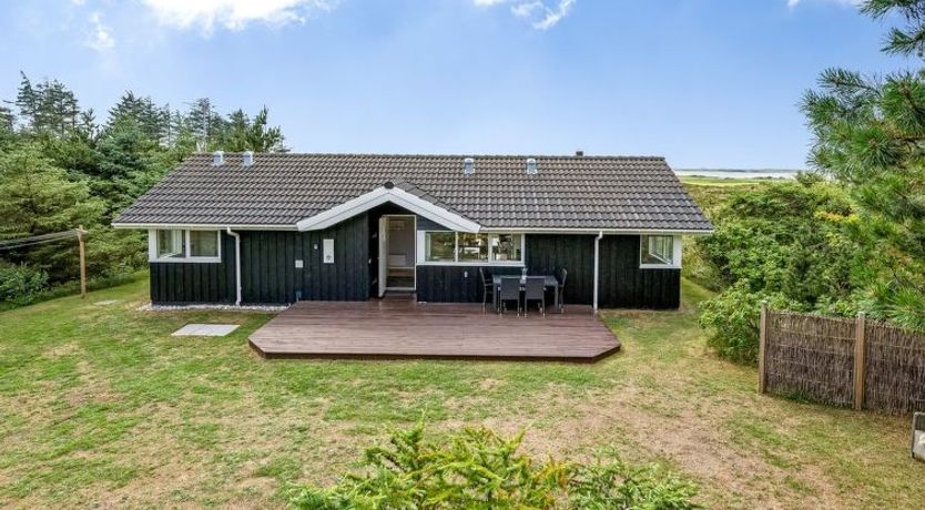 Photo of "Leona" - 250m to the fjord