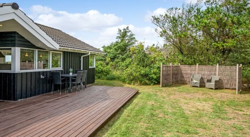 Photo of "Leona" - 250m to the fjord