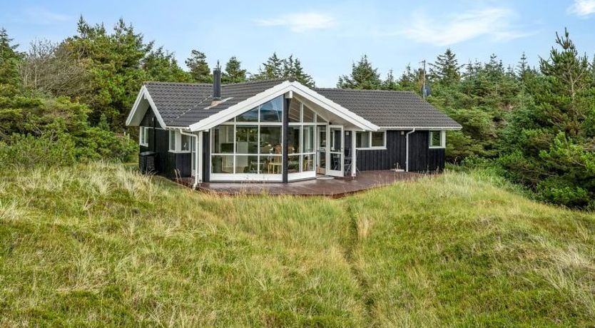 Photo of "Leona" - 250m to the fjord