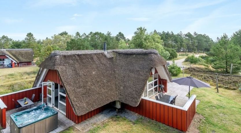 Photo of "Gunlög" - 3.1km from the sea