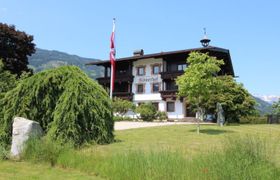 Römerhof Apartment 3 Holiday Home