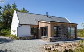 Photo of Finnan's Byre