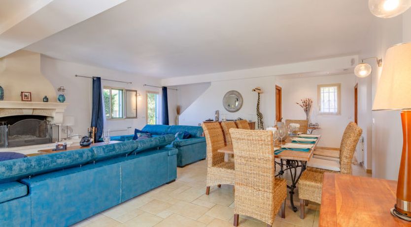 Photo of Reves de Rives