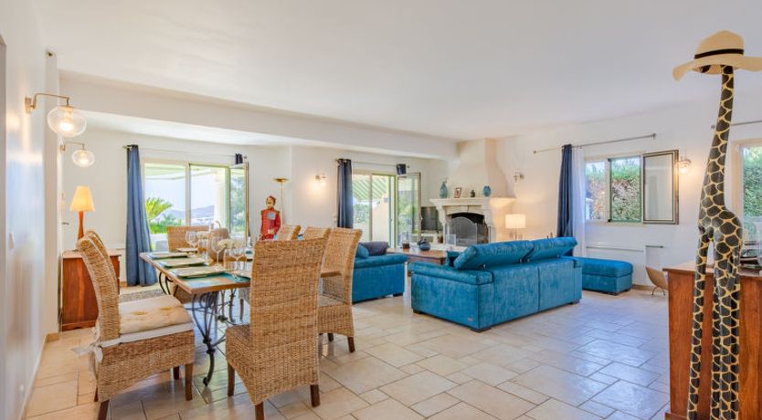 Photo of Reves de Rives