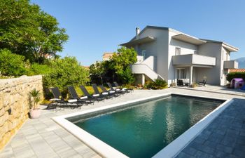 Villa Matino Holiday Home