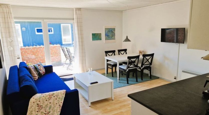 Photo of "Emira" - 50m from the sea