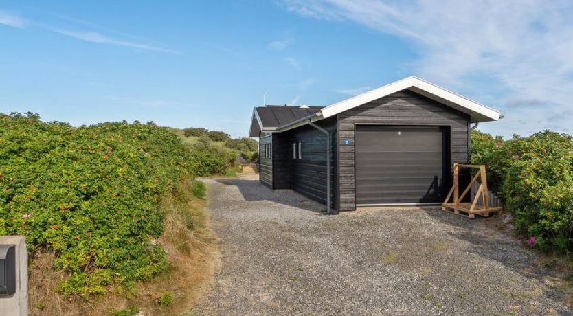 Photo of "Ejvind" - 100m from the sea