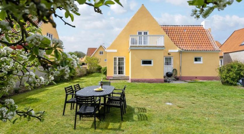 Photo of "Ater" - 800m from the sea