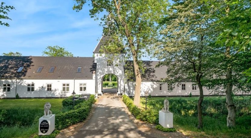 Photo of "Edine" - 4.5km from the sea