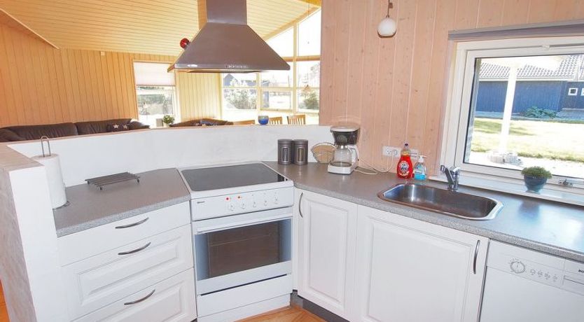 Photo of "Birthe" - 800m from the sea