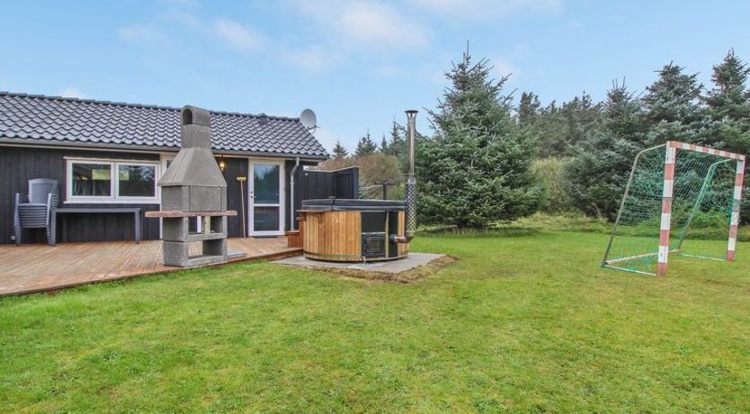 Photo of "Faye" - 600m from the sea